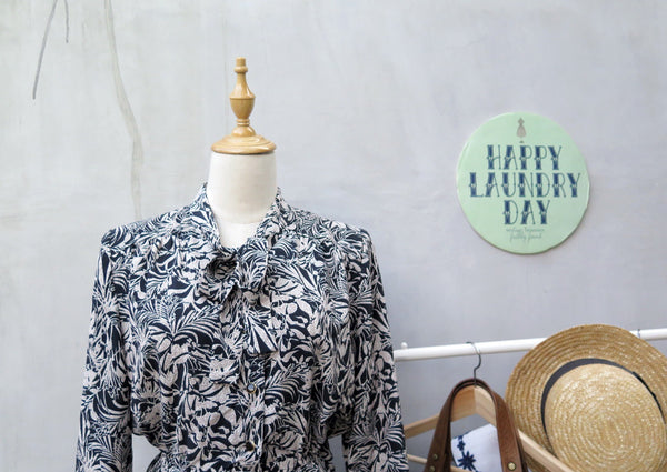 Tia | Vintage 1960s 1970s Fern tropical print Pussy bow dress