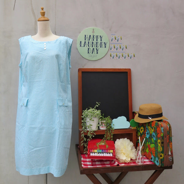 Hello Collar! | PLUS SIZE Vintage 1950s 1960s Cheesecloth Blue white stripes Faux Peter Pan Collar Shift Dress