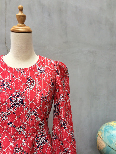 Polly Pocket | Vintage 1960s twiggy retro mod flower power Pink mini dress