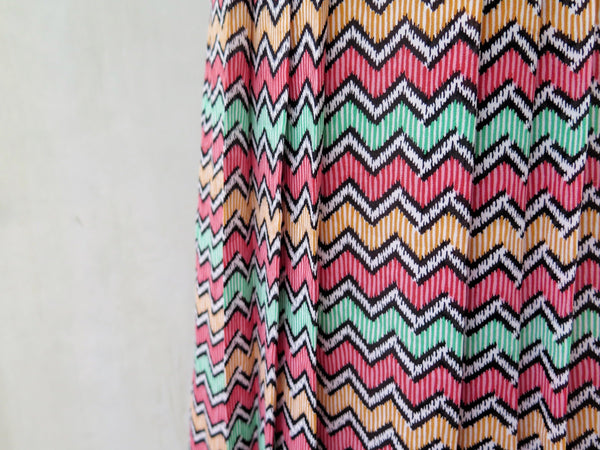 Ziggy Zig Zig | Vintage 1960s 1970s pleated Zig Zag Chevron striped skirt
