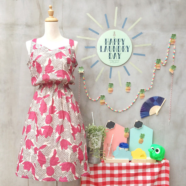 Yum berries | Vintage 1960s 1970s khaki and pomegranate red Sun dress with Polka dots and Tulips