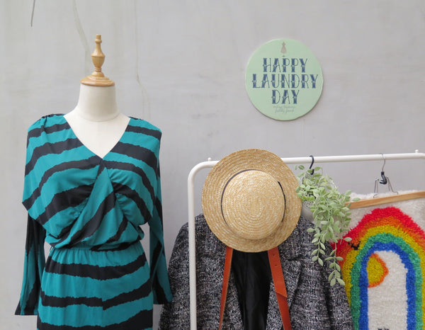 SALE! | Karine | Vintage 1980s-does-1940s Sexy Black Emerald green Bodycon Batwing dress