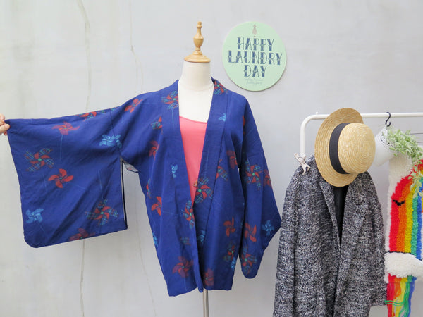 Spinning Pinwheels | Authentic Vintage 1960s 1970s lined Japanese Yutaka Kimono Jacket