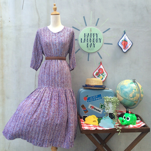 SALE! | Hip Hic | Vintage 1970s 1980s Ethnic African style Hippie Indie Hipster Loose fit Midi Striped Batik Drop waist Dress
