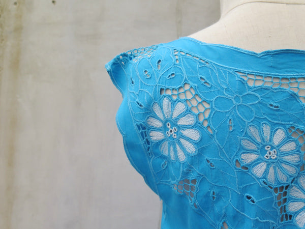 SALE | Cruise Liner | Vintage 1970s 1980s Bright Turquoise Blue Lace cut-out Summer Dress