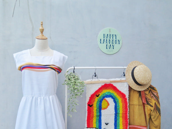 Wave Rave | Vintage 1970s 1980s White dress with Wavy retro stripes