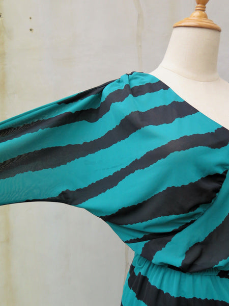 SALE! | Karine | Vintage 1980s-does-1940s Sexy Black Emerald green Bodycon Batwing dress