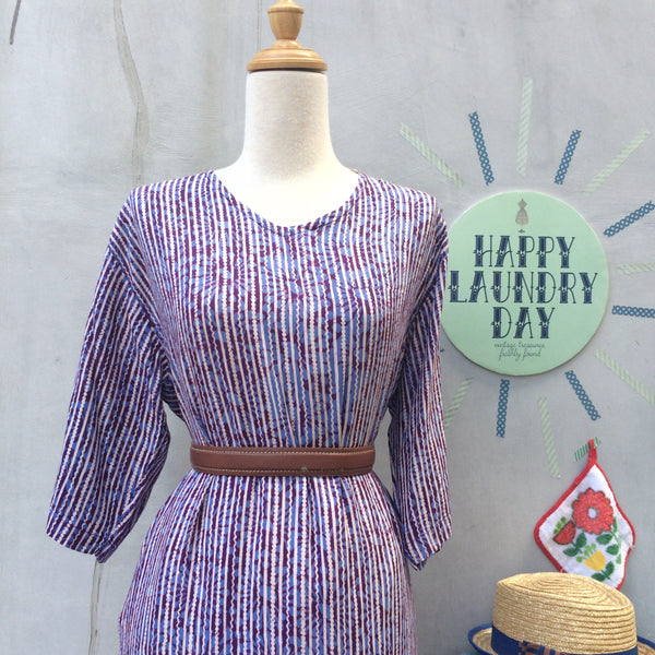 SALE! | Hip Hic | Vintage 1970s 1980s Ethnic African style Hippie Indie Hipster Loose fit Midi Striped Batik Drop waist Dress