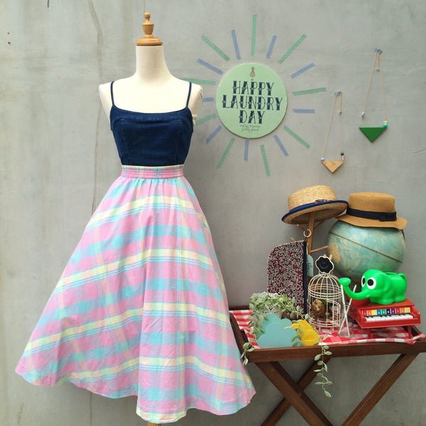 Swing Pink | Vintage 1980s Plaid checkered Circle skirt in Pinks & Yellows & Blues