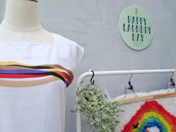 Wave Rave | Vintage 1970s 1980s White dress with Wavy retro stripes