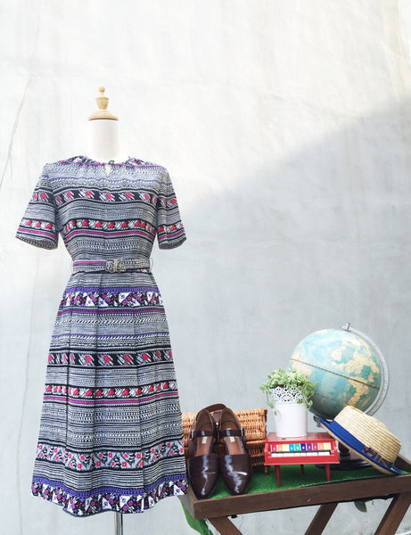 SALE! |Animation Wonderland | Vintage 1970s ethnic aztec and tribal print Day dress