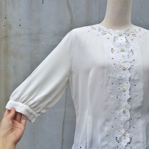 Flowers in Cream | Vintage 1970s does 1940s Floral embroidered cutout Details Soft Creamy-white Blouse