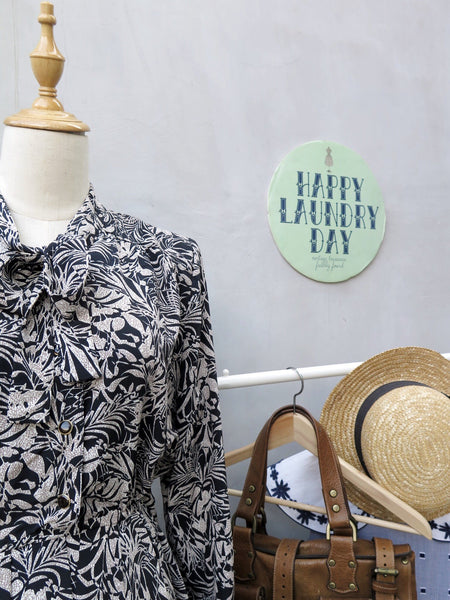 Tia | Vintage 1960s 1970s Fern tropical print Pussy bow dress