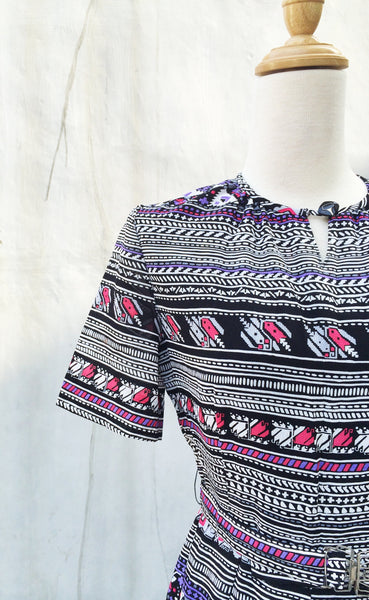SALE! |Animation Wonderland | Vintage 1970s ethnic aztec and tribal print Day dress