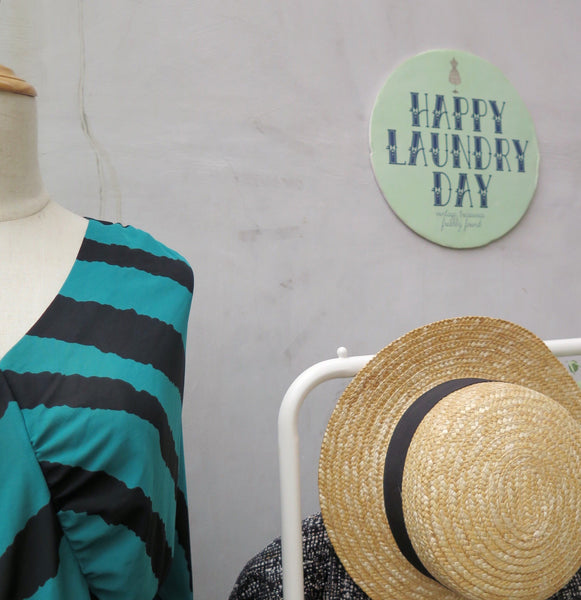 SALE! | Karine | Vintage 1980s-does-1940s Sexy Black Emerald green Bodycon Batwing dress