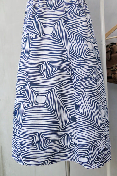 Shirley | Vintage 1960s swirly geometric psychedelic print in Blue and White