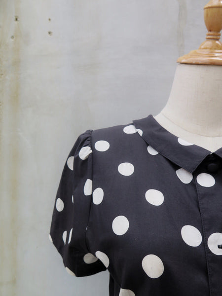 Spoonful of Sugar | Vintage 1970s 1980s Black white Polka dot button-down Day Dress