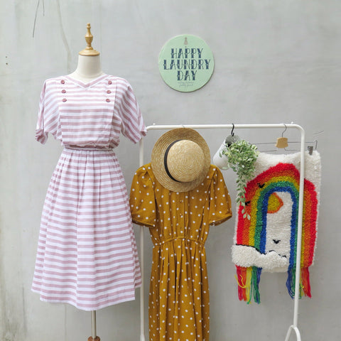 Be a Bea | Vintage 1950s 1960s button-details V-neck Dress in Dusty pink and Horizontal stripes