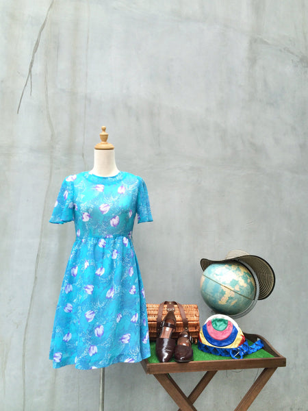 Holland Blossoms | Vintage 1960s Twiggy mod floral print Blue tulip short dress