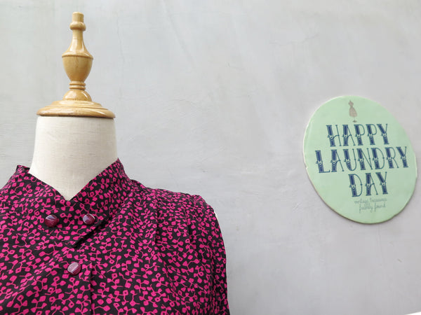 Seraphin | Vintage 1960s 1970s Unique Chelsea collar purple and black clover print sleeveless dress