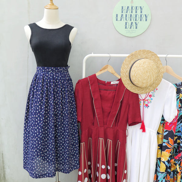 Skylar | Vintage 1960s 1970s abstract confetti polka dots skirt