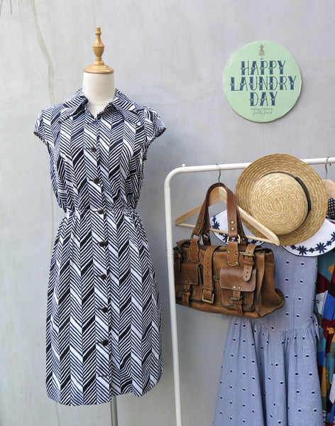 Marcy | Vintage 1960s 1970s Chevron and Stripes Cap-sleeve Dress
