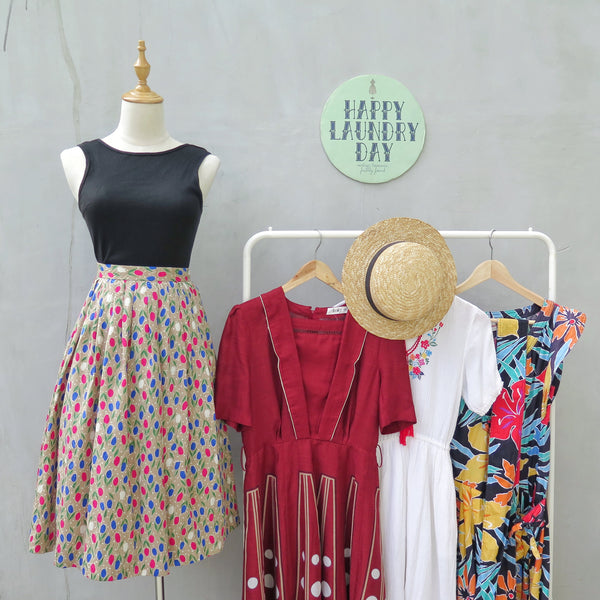 Trudy | Vintage 1960s 1970s satin retro summer tulip print skirt