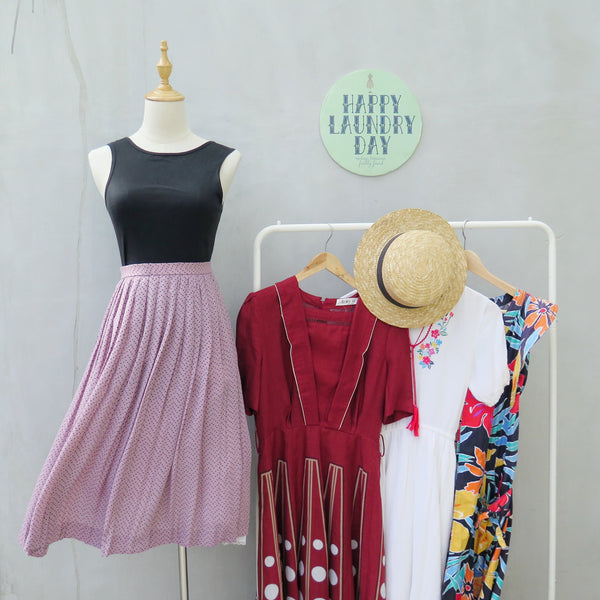 Hannah | Vintage 1960s 1970s lavender purple polka dot pleated chiffon skirt