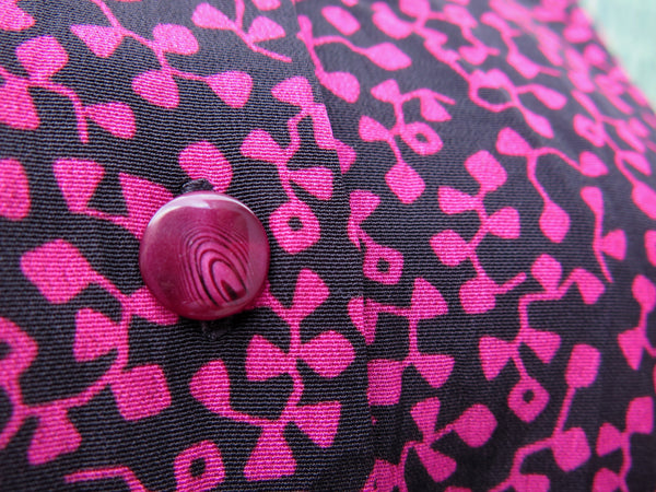 Seraphin | Vintage 1960s 1970s Unique Chelsea collar purple and black clover print sleeveless dress