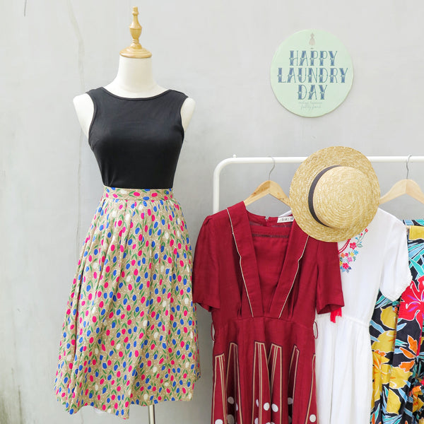 Trudy | Vintage 1960s 1970s satin retro summer tulip print skirt