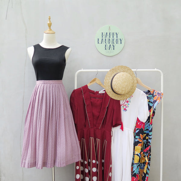 Hannah | Vintage 1960s 1970s lavender purple polka dot pleated chiffon skirt