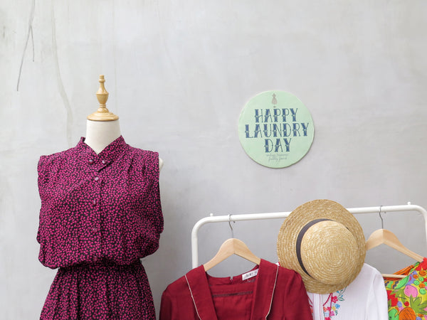 Seraphin | Vintage 1960s 1970s Unique Chelsea collar purple and black clover print sleeveless dress