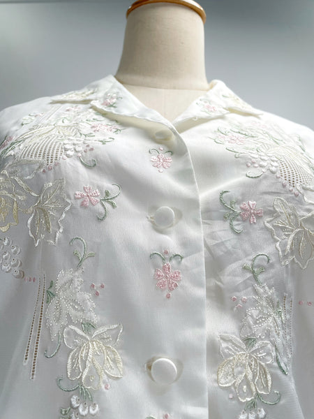 { Very Rare Find } Vintage 50s 60s cottage core  hand embroidered latticework Chinese silk collared shirt