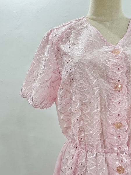 { Rare find } | Jane Eyre | Vintage 1970s1980s lace dress in pink with scallop trims