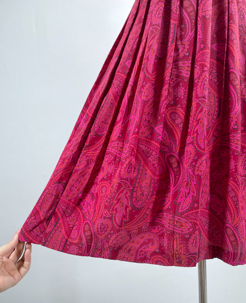 Must-have | Peyton | Vintage 1980s paisley pink red and orange jacket lapel dress | size S - M