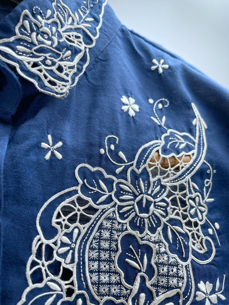 { Very Rare Find } Vintage 50s 60s embroidered dark Navy blue  collared blouse