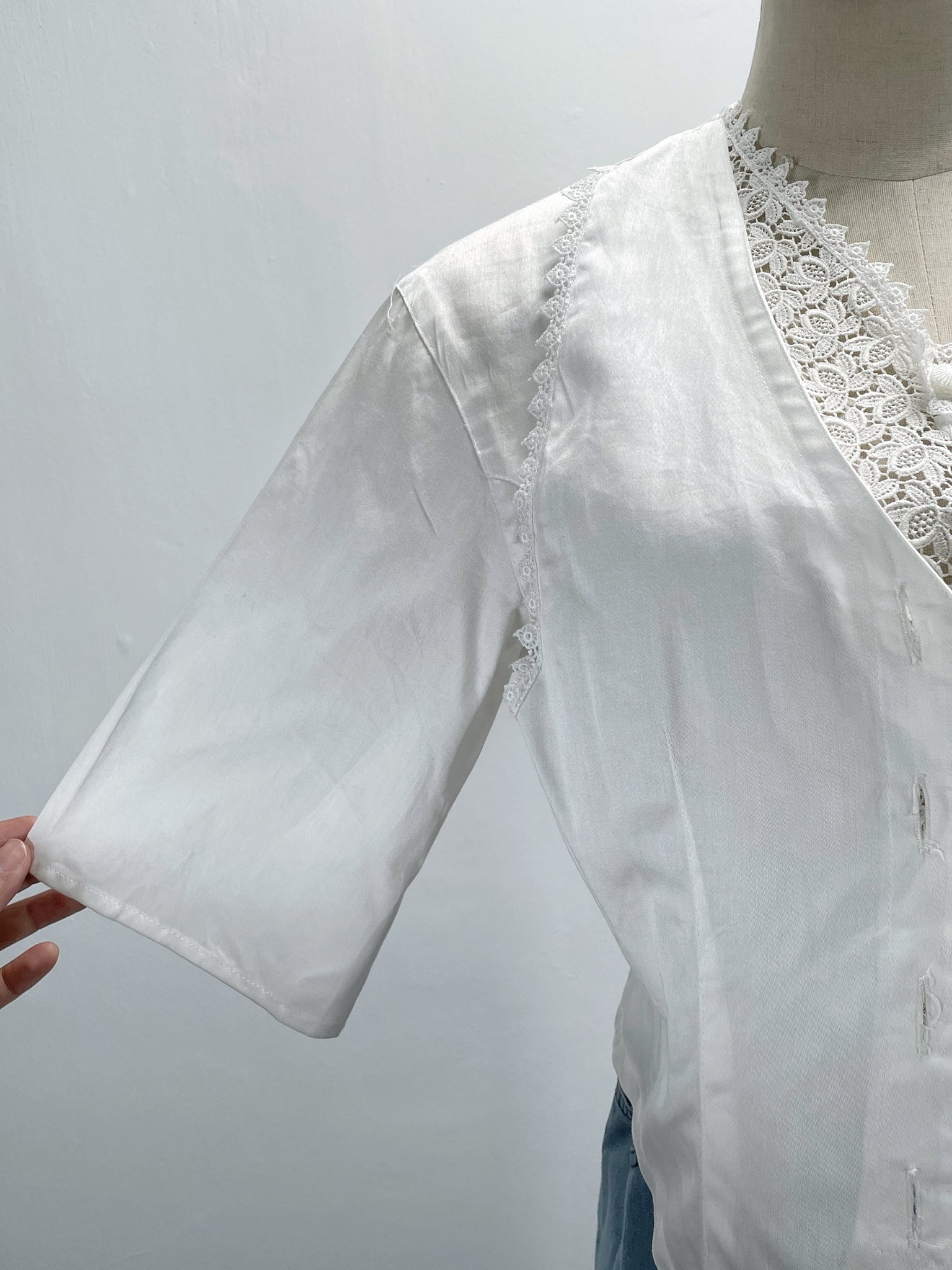 Must Have | Marie | Vintage 1980s lace accents cropped faux-vest top blouse