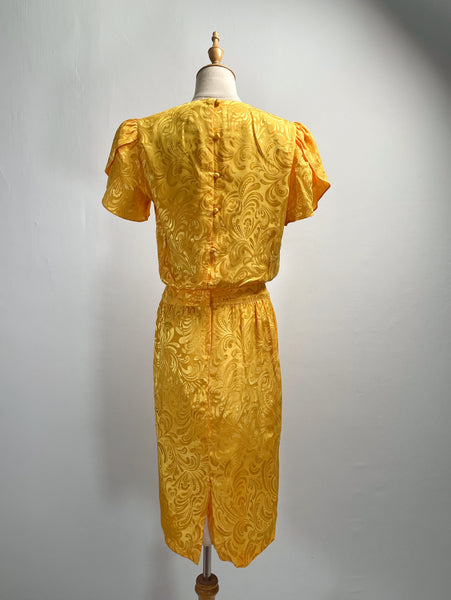 Must-have | Florence | Vintage 1960s 1970s embossed Royal Yellow satin like dress with Tulip sleeves
