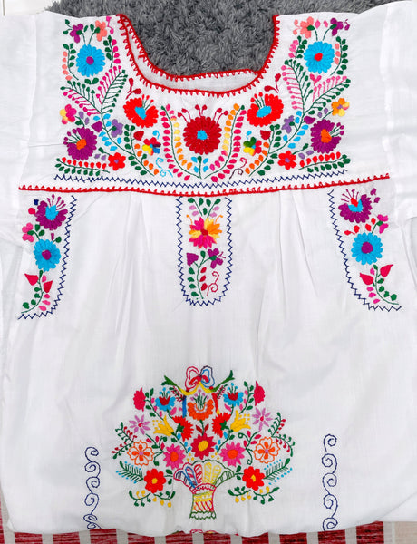 Must-have | Chantelle | Vintage 1960s 1970s Hippie embroidered floral Kaftan dress