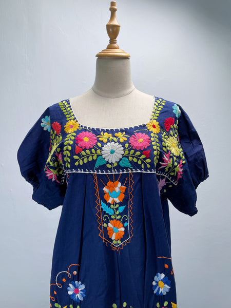 Valencia | Vintage 1960s 1970s Navy blue embroidered Mexican Kaftan Dress