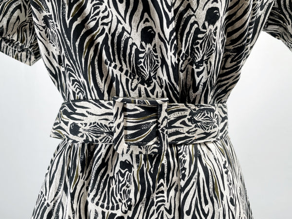 Must-have! | Zelda | Vintage 1970s/80s zebra print fit-and-flare A line dress with matching belt