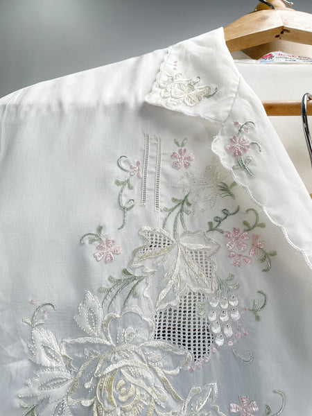 { Very Rare Find } Vintage 50s 60s cottage core  hand embroidered latticework Chinese silk collared shirt