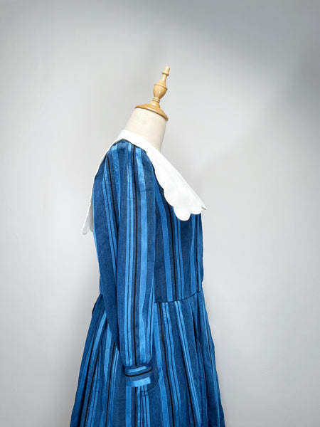 { Rare find } Midge | Vintage 1970s Royal blue Leslie Fay dress with Big scalloped collar