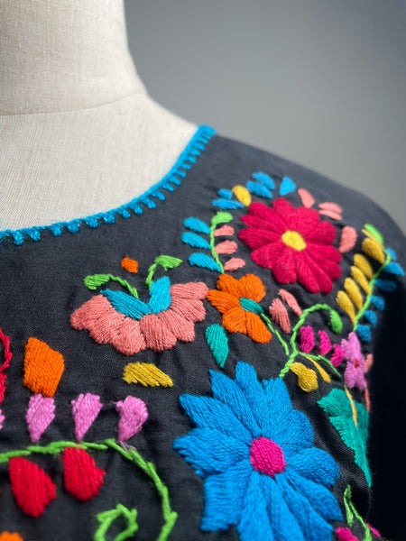 { Rare find } Freya | Vintage 1960s Oxacan Mexican embroidered Blouse in black (Copy)