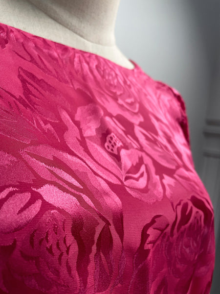 Must-have | Pearl | Vintage 1960s 1970s embossed fuchsia pink satin dress
