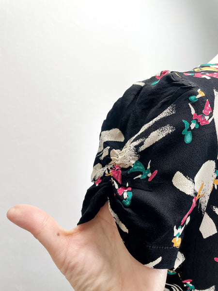 Gaia | Vintage 1940s novelty print fashion girls flared dress with belt tie