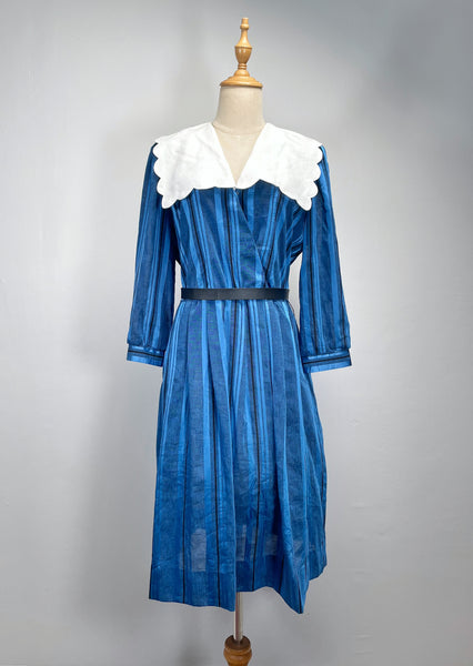 { Rare find } Midge | Vintage 1970s Royal blue Leslie Fay dress with Big scalloped collar