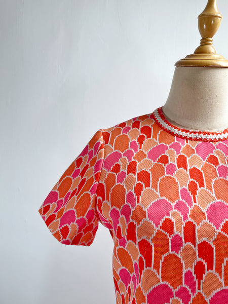 Must have | Olivia | Vintage 1960s 1970s mini twiggy dress with orange and red scallop print
