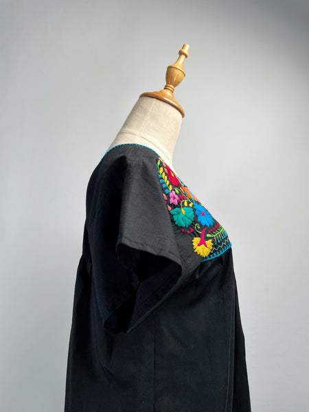 { Rare find } Freya | Vintage 1960s Oxacan Mexican embroidered Blouse in black (Copy)