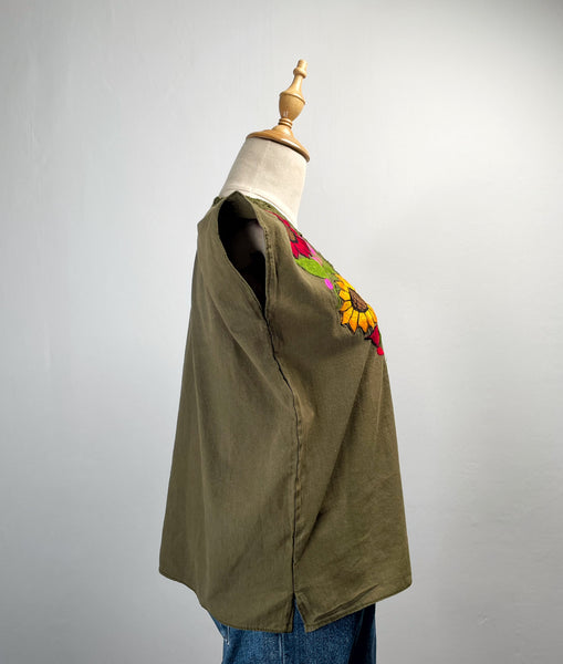 Philly | Vintage 1970s 1980s khaki green embroidered cutout floral motif blouse